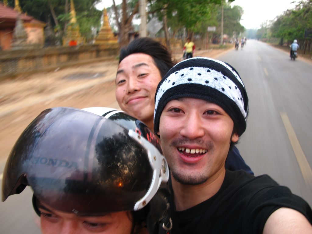 カンボジア　バイク